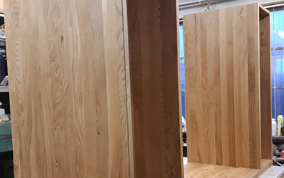 Moebelkorpuse in massivem Eicheholz