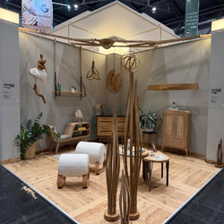 Weihnachtsengel aus Massivholz