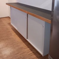 Untereslement mit Scheibefronten für Ordner